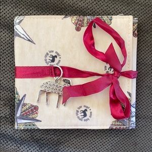 L.A.M.B velcro CD case holder - Gwen Stefani